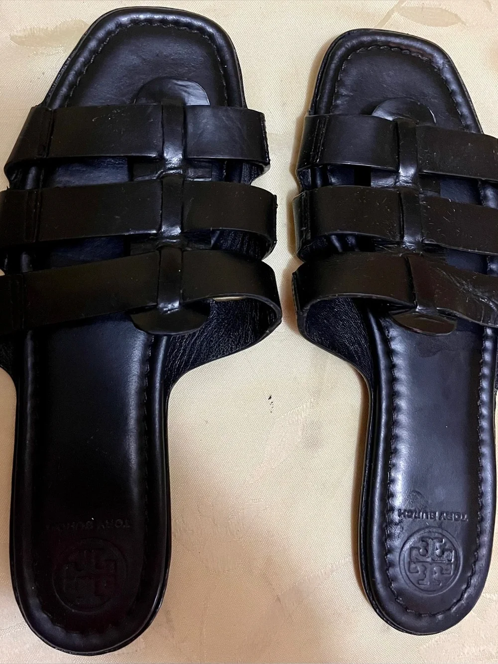 Tory Burch Black Leather Slip-on Sandals Size 7 Gently used condition